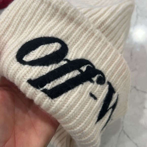 Off-White Logo Ribbed Beanie - Picture 2 of 5